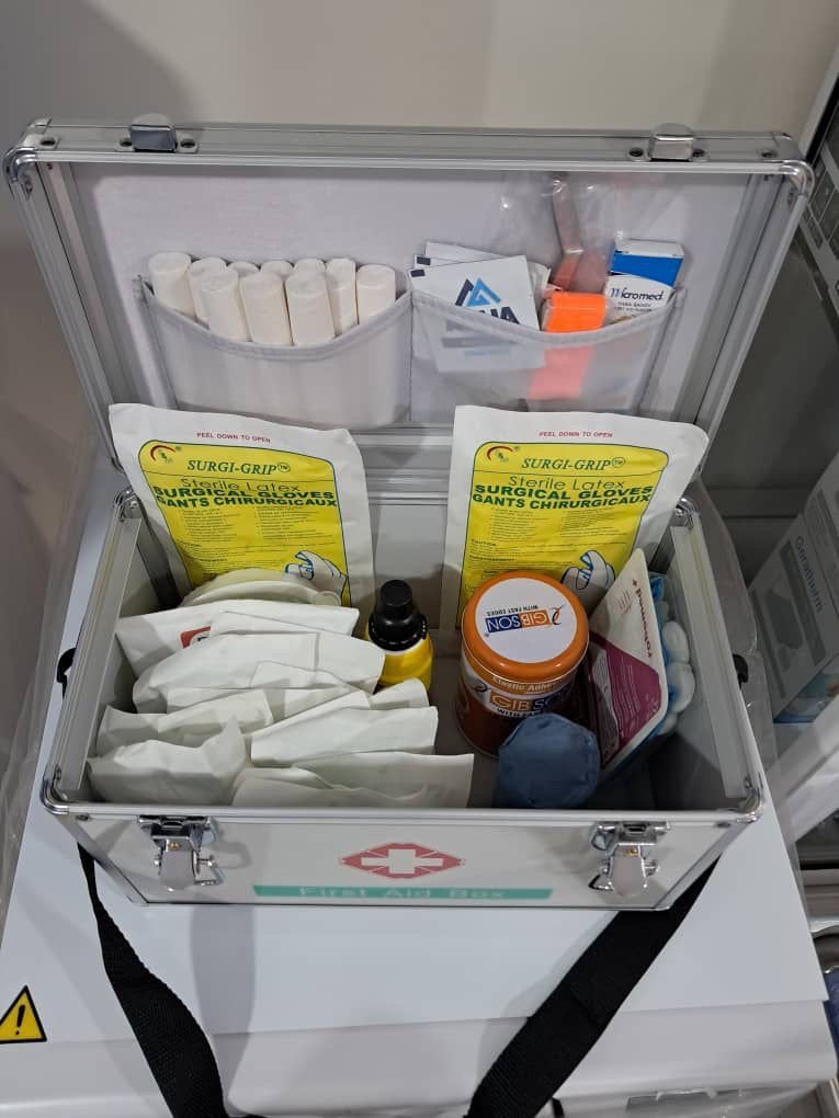 Armoire à pharmacie en inox – Image 4